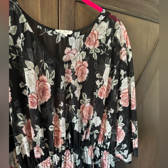 Peplum Chiffon Floral Top Size 1X - Picture 4 of 5